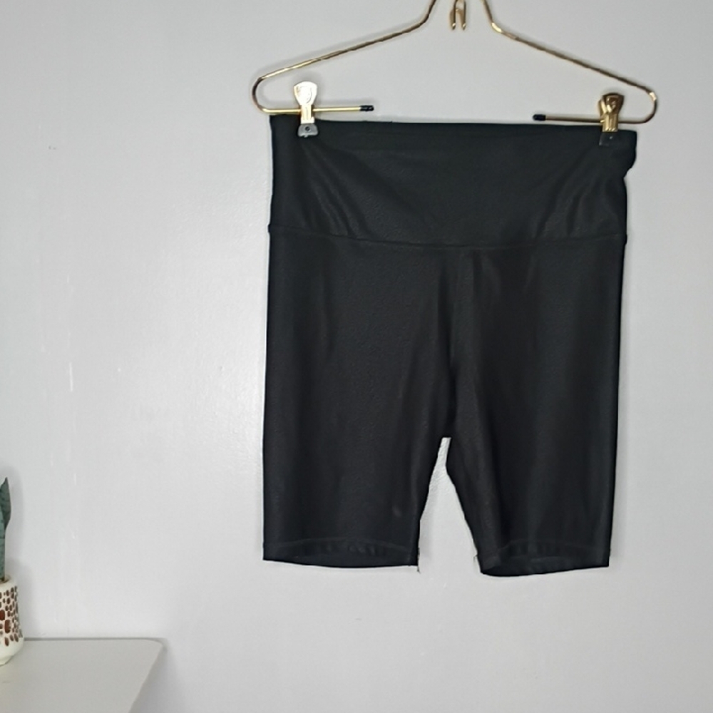 Mono B high-waisted black biker shorts. Womens medium